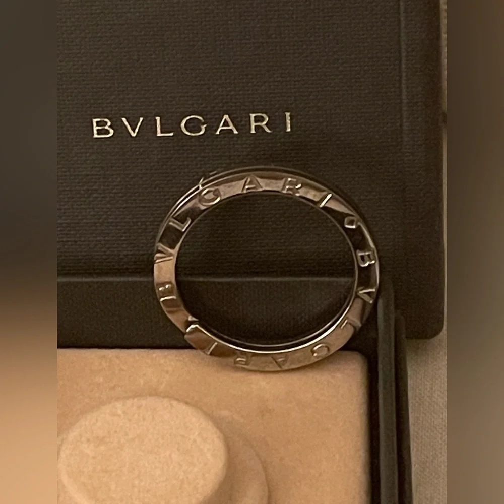 BVLGARI Key-Ring W/BOX⭐️Charm⭐️Silver
⭐️Accessory⭐️ - Picture 7 of 9